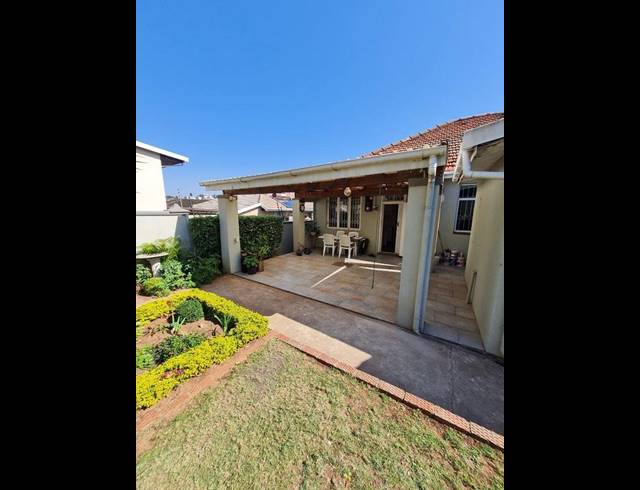 3 BEDROOM HOUSE FOR SALE IN ESSENWOOD